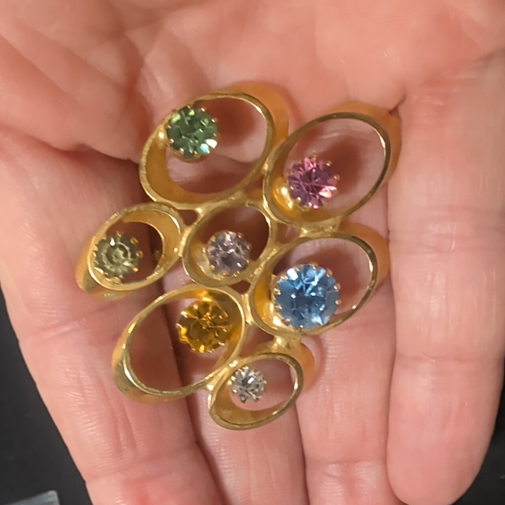 Retro Mid Century Gold Tone Geometric Oval Multi Color Rhinestone Brooch Pin